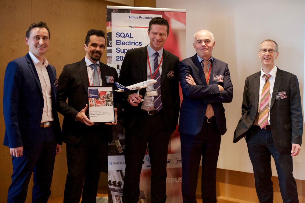SOURIAU Esterline Connection Technologies reçoit de la part d'Airbus Electrics son 7ème  Industrial Excellence Award  pour sa performance 2017 comme fournisseur de connecteurs.
